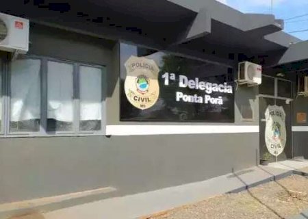 "Apertou o pesco&ccedil;o": filho v&ecirc; m&atilde;e ser morta estrangulada por marido
