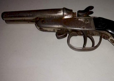 Menino é ferido a tiros por irmão de 3 anos após encontrar arma escondida em casa em Campo Grande