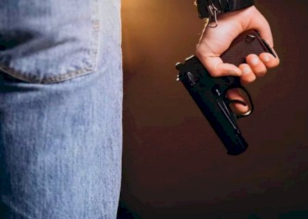 Homem tem orelha cortada ao ser agredido com coronhadas enquanto voltava para casa em MS