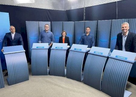 &Uacute;ltimo debate tem cr&iacute;ticas a &ldquo;fuj&atilde;o&rdquo; e a prefeito que disputa reelei&ccedil;&atilde;o