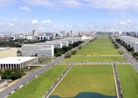 Participação da mulher no funcionalismo público federal sobe para 45%