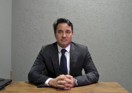 Justi&ccedil;a reduz sal&aacute;rio do prefeito de Navira&iacute; de R$ 35 mil para R$ 18 mil