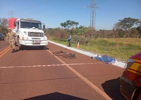 Ciclista morre atropelado por carreta em estrada marcada por trag&eacute;dias