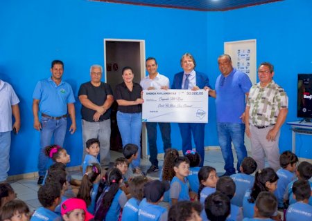 Emenda de Caravina garante conforto a alunos de Corguinho