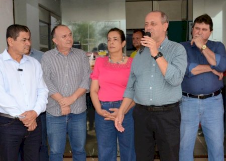 “Vereadores e ex-vereadores garantem emendas impositivas; Prefeitura de Taquarussu entrega veículos e equipamentos”