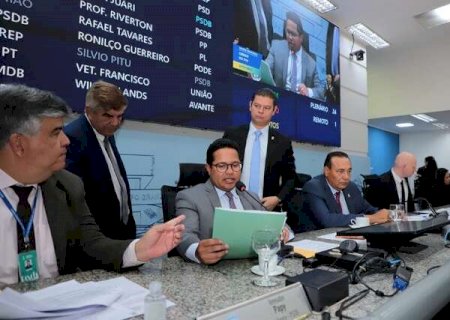 Vereadores aprovam reajuste salarial escalonado para profissionais de sa&uacute;de