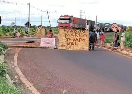 Ind&iacute;genas mant&ecirc;m bloqueio pelo 2&ordm; dia e pressionam STF contra marco temporal