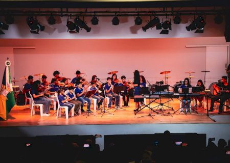 Noite de cultura e talento emociona famílias e celebra expansão das oficinas artísticas em Maracaju