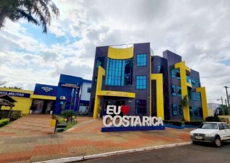 Na contram&atilde;o da crise do 13&ordm;, cidade distribui b&ocirc;nus de R$ 2 mil a servidores