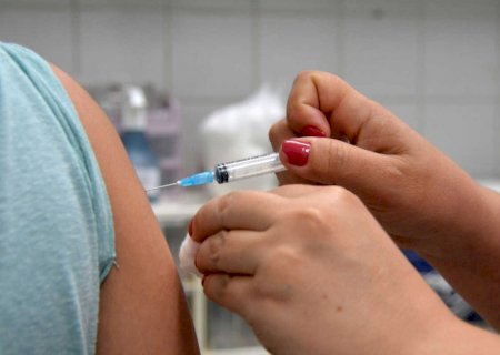 Procura pela vacina da gripe diminui e frio pode aumentar circulação do vírus