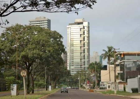 Ap&oacute;s dias de frio, domingo deve ter calor e chuva em MS