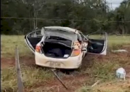 Motorista cochila ao volante, perde controle e carro capota na MS-395, entre Bataguassu e Anaurilândia