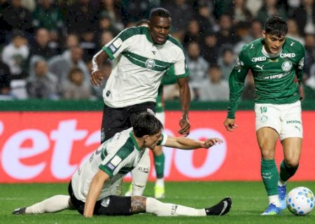 Palmeiras supera Coritiba e dispara na lideran&ccedil;a do Brasileir&atilde;o