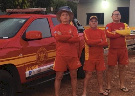 Corpo de Bombeiros Militar faz buscas por homem desaparecido nas águas do Rio Ivinhema