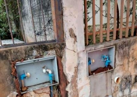 Casas amanhecem sem &aacute;gua ap&oacute;s furto em s&eacute;rie de 20 hidr&ocirc;metros