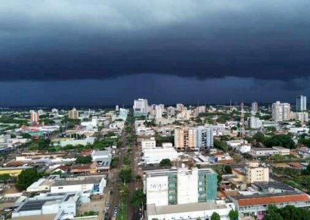 Nuvem cumulonimbus impede pouso e desvia avi&atilde;o da Latam para MT>