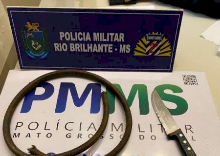 Homem tenta estuprar mulher, agride com faca e usa corda durante ataque